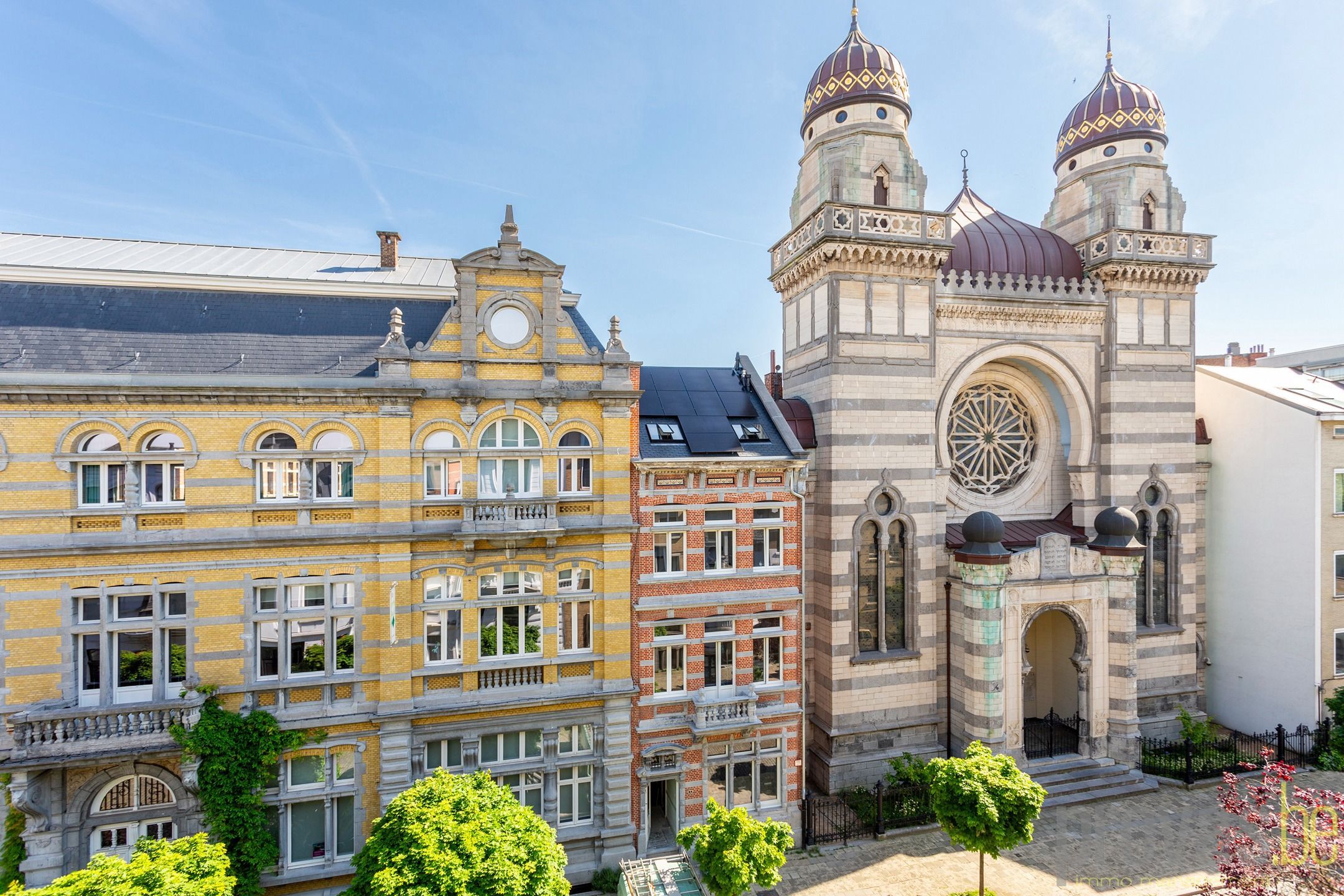 VOLLEDIG GERENOVEERDE, KLASSEVOLLE HERENWONING OP HET ZUID foto 31