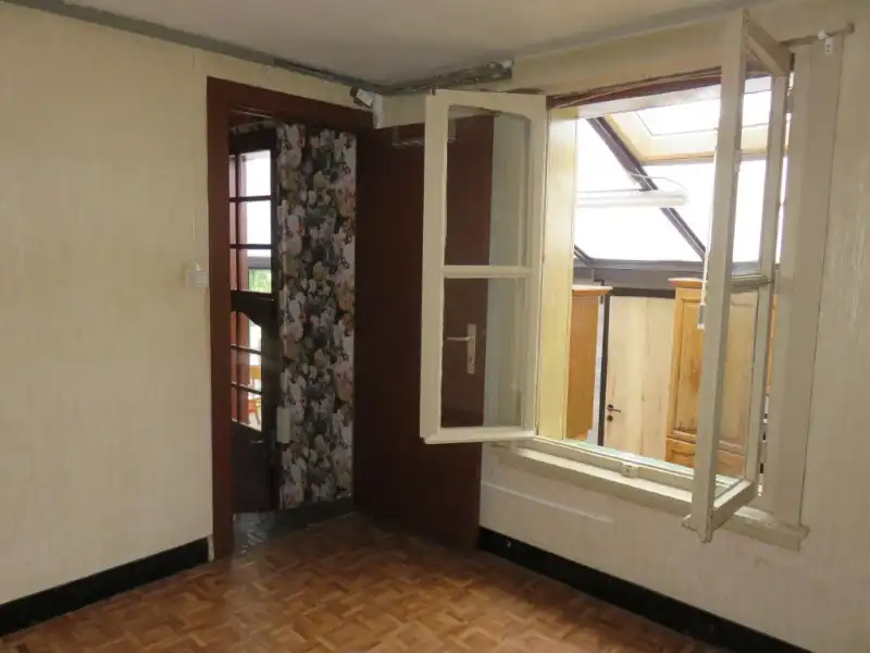 Totaal te renoveren woning op groot perceel van ca. 1270m² foto 18