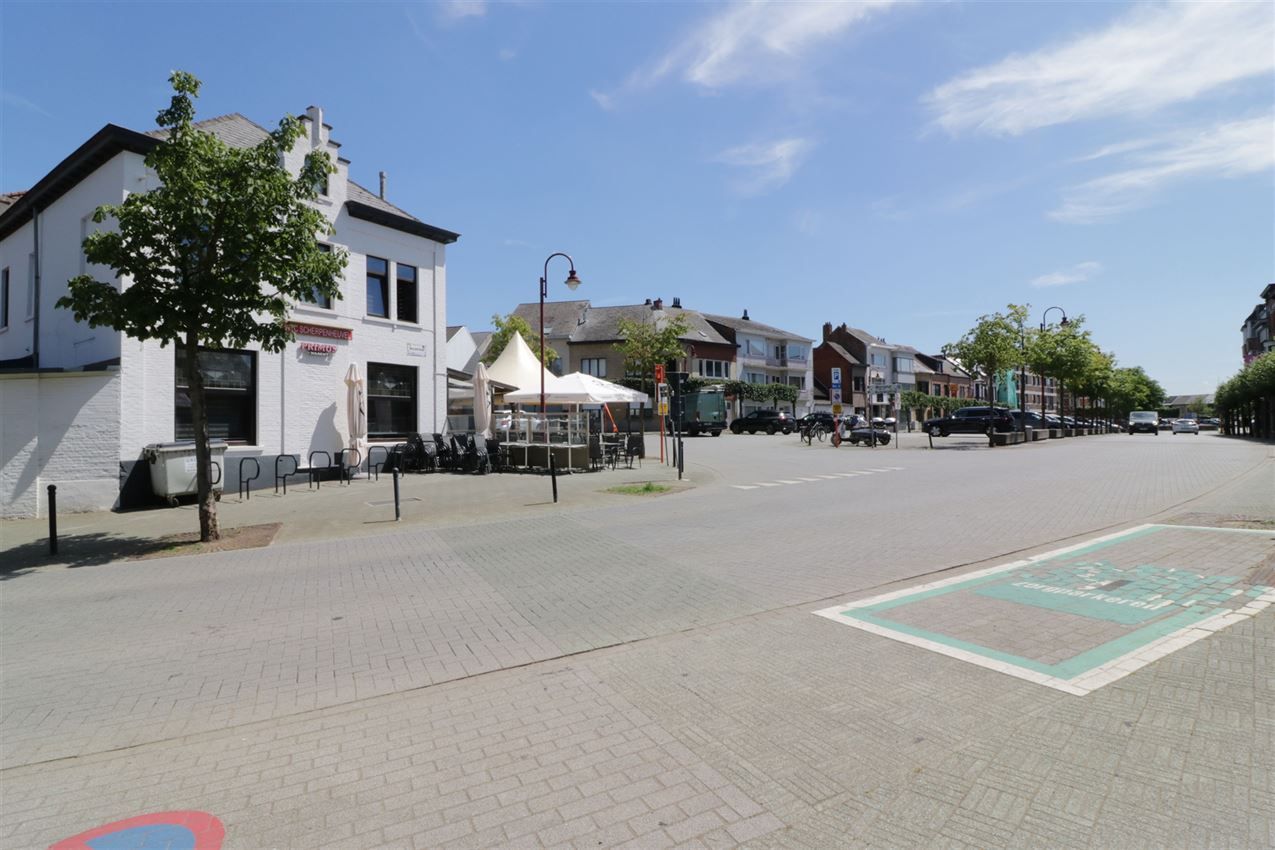 Opbrengsteigendom (handel & 4 app) op toplocatie foto 121