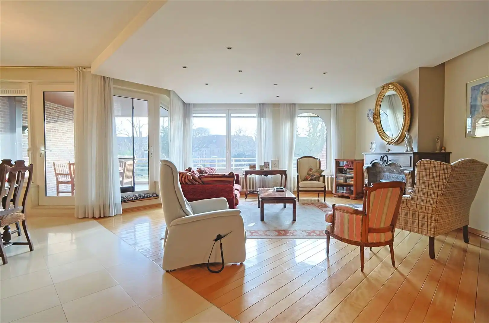 Ruim appartement met zicht op groen foto 3