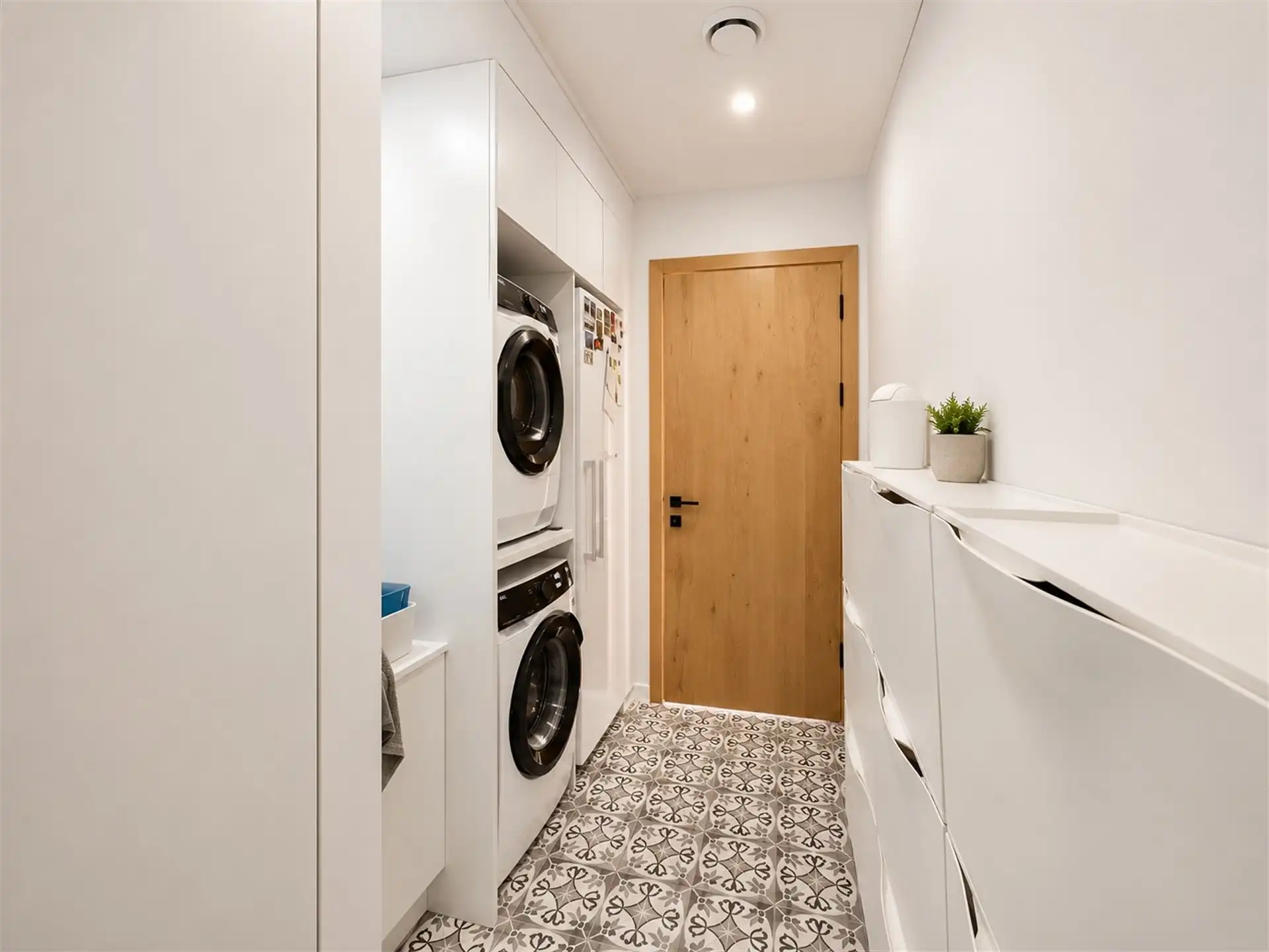 Stijlvolle halfopen pastorijwoning met praktijkruimte, 4 slaapkamers, garage en zonnige tuin op bijna 10 are foto 23