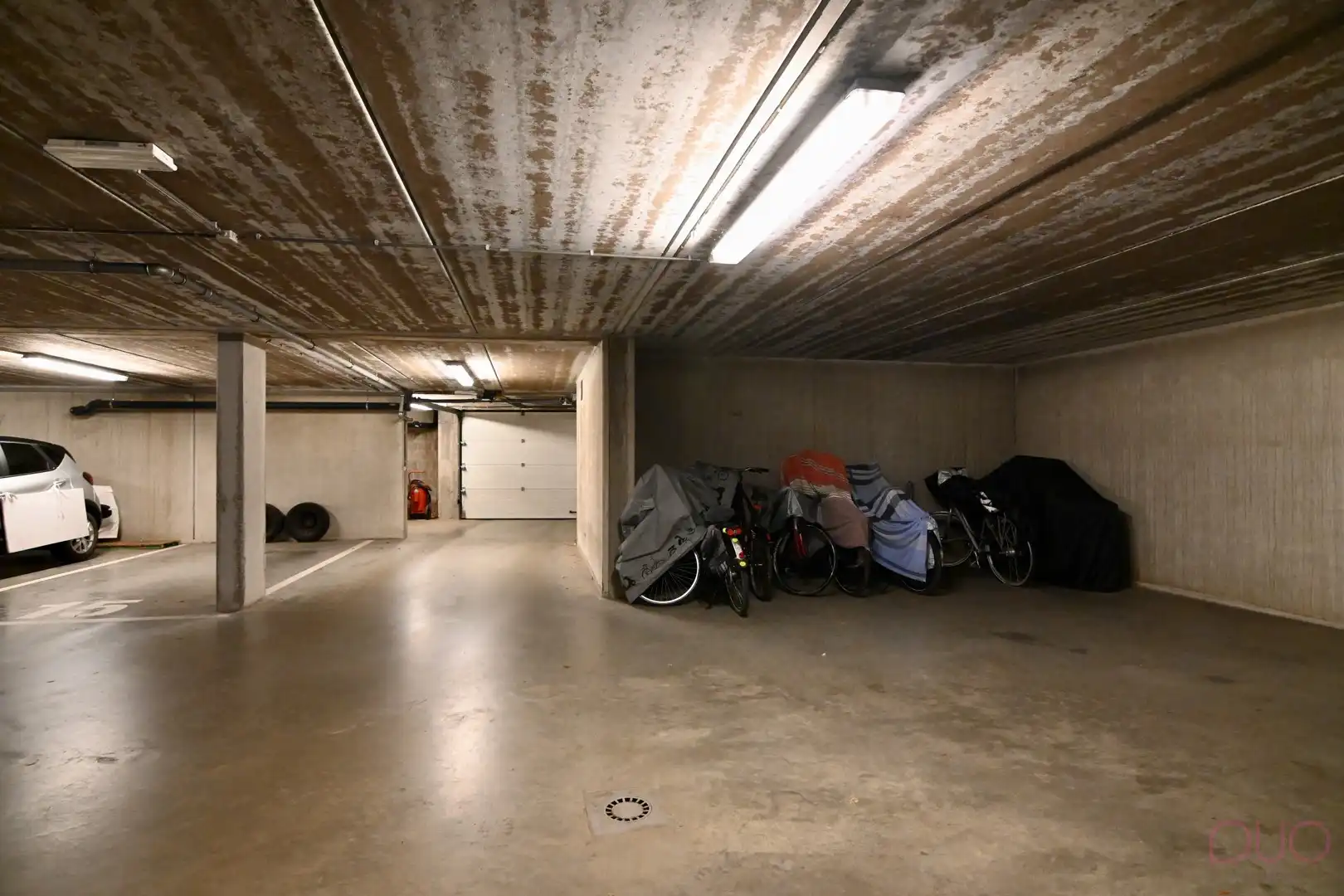 Modern appartement met twee slaapkamers en autostaanplaats foto 14