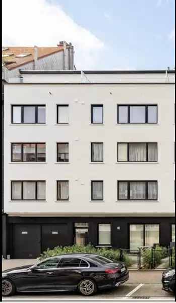 Enkele garagebox te Leopoldlaan in residentie Lantana. foto {{pictureIndex}}