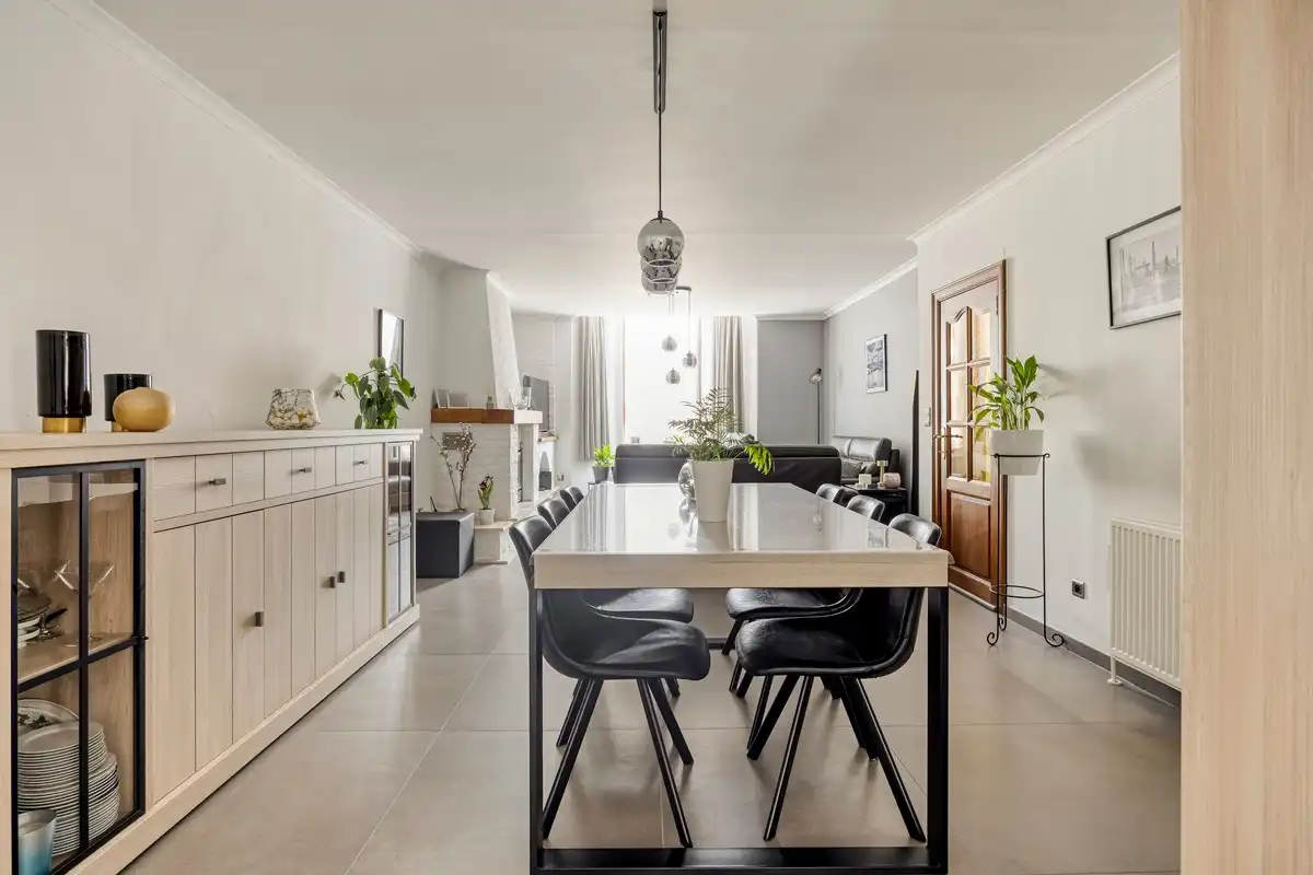 Schitterend gelegen woning met 4 slaapkamers, tuin en garagebox. foto 3