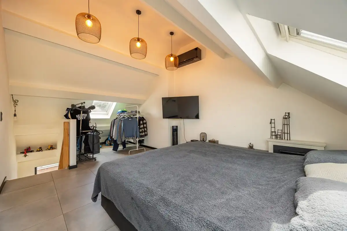Ruim en instapklaar appartement met 3 slaapkamers, terras en autostaanplaats nabij het centrum van Wommelgem foto 18