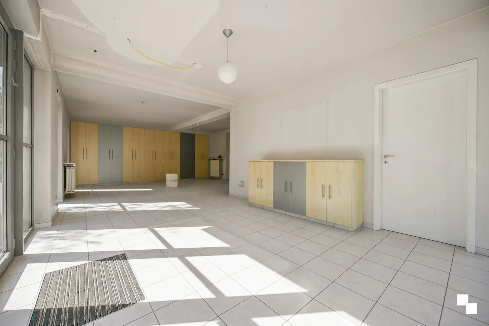 Uiterst centraal gelegen commerciële ruimte foto 4