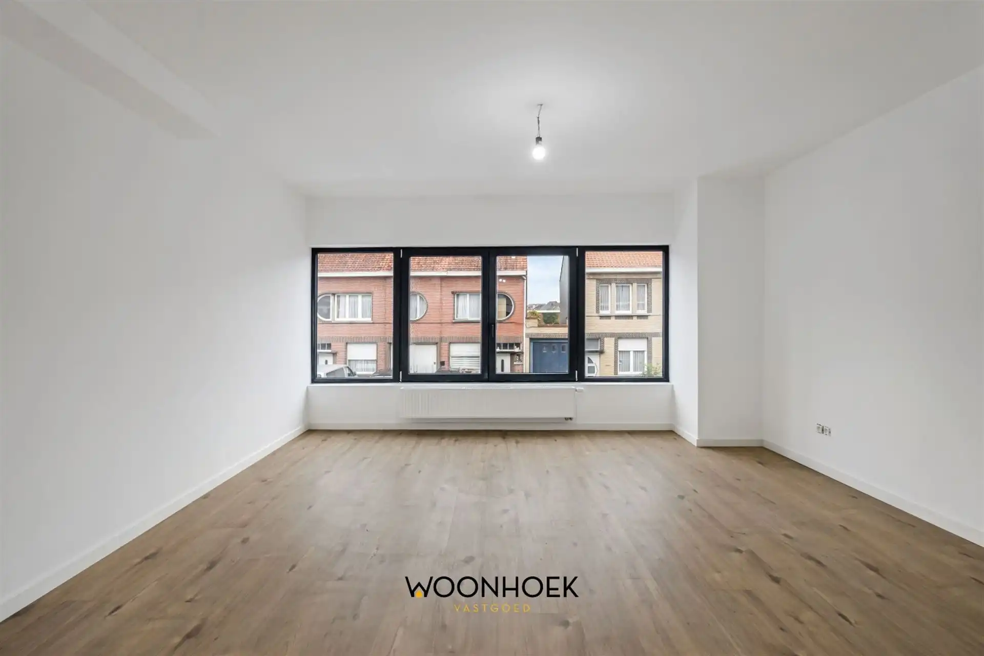 Gerenoveerde, 6-slpk woning, zonnige tuin en 2 bdkms te Sint-Niklaas! foto 12