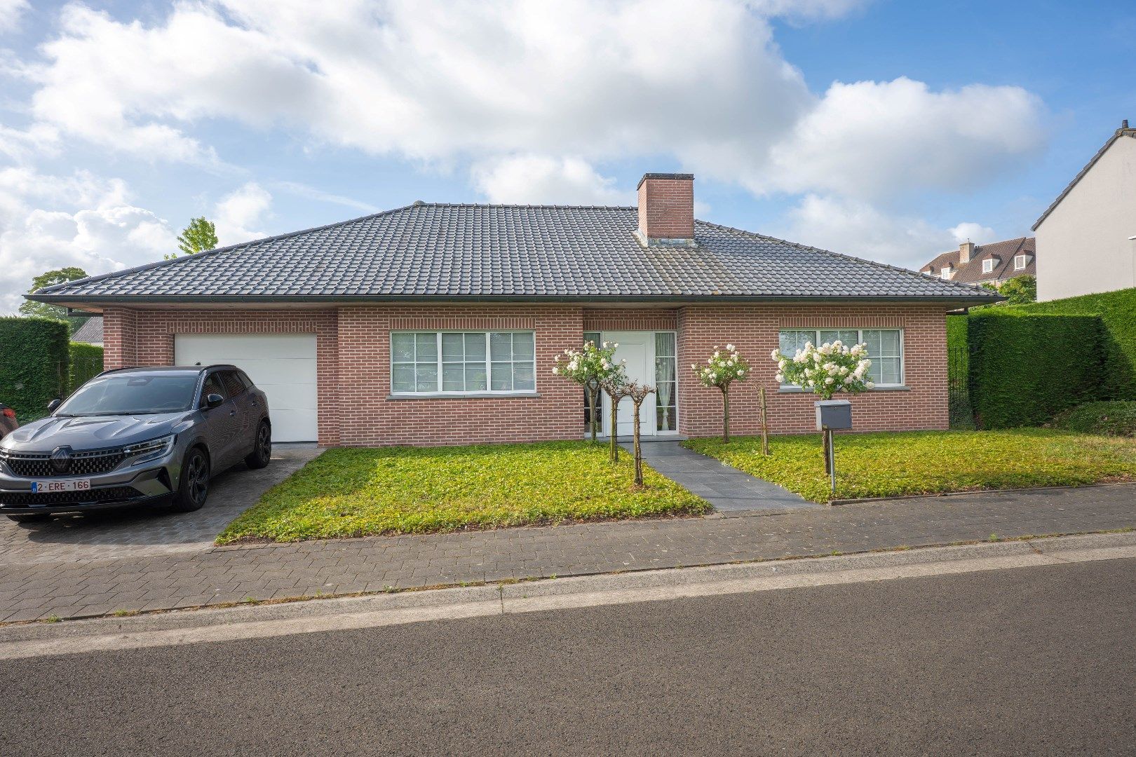 Knappe en verzorgde villa te koop teTiegem op 726m2 perceeloppervlakte. foto 2