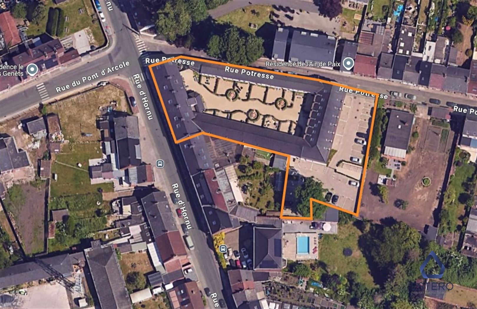 Volledig verhuurd appartementencomplex (32 units + parking)  foto {{pictureIndex}}