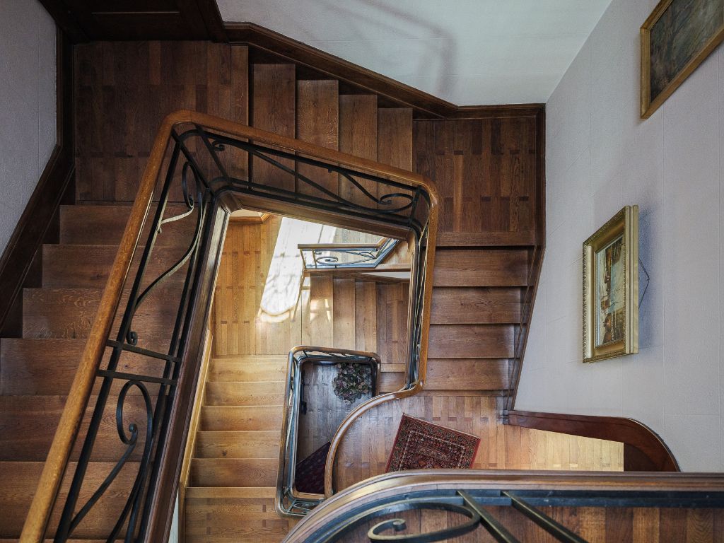 Op te frissen, karaktervolle art déco herenwoning naar de hand van architect J. Hebbelynck met aangename stadstuin met bijzonder veel potentieel. foto 18