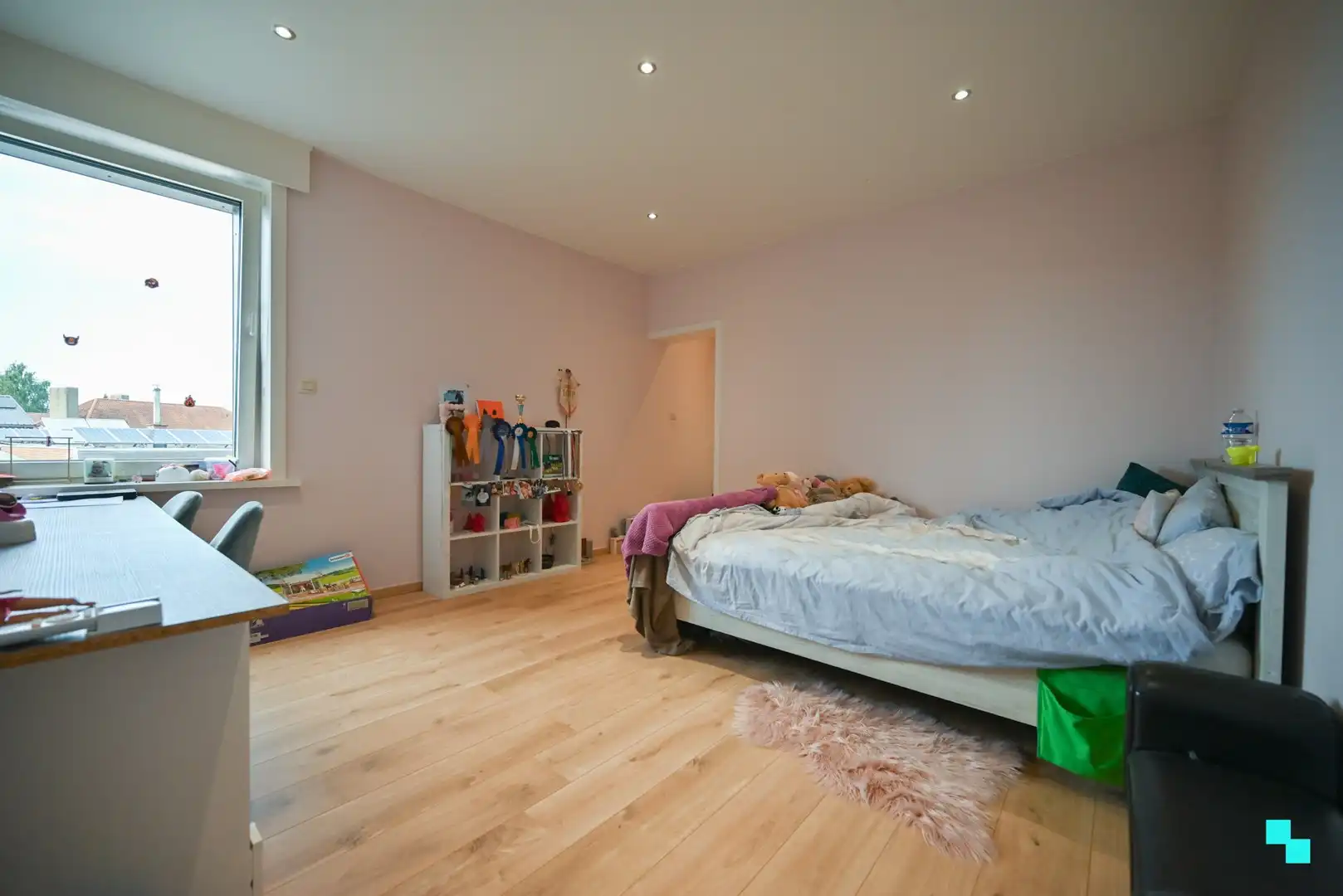 Ruim magazijn met kantoorruimtes en woonst te Lendelede foto 22