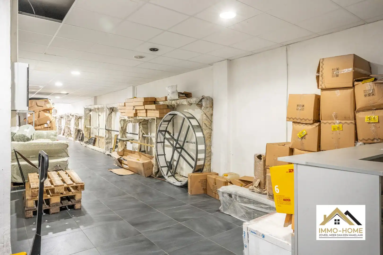 Ruim handelspand (497m2) voor verschillende doeleinden op toplocatie!  foto 4