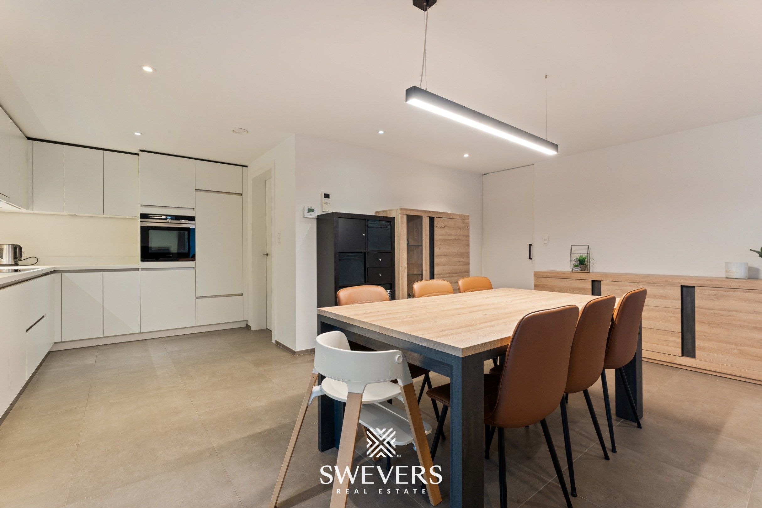 Instapklaar, volledig gerenoveerd appartement met groot terras, airco en staanplaatsen in hartje Heusden-Zolder foto 9