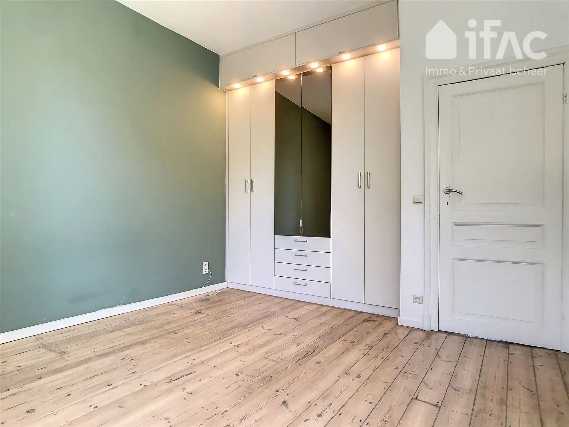 Karaktervol herenhuis met 5 slaapkamers en leuke tuin foto 18