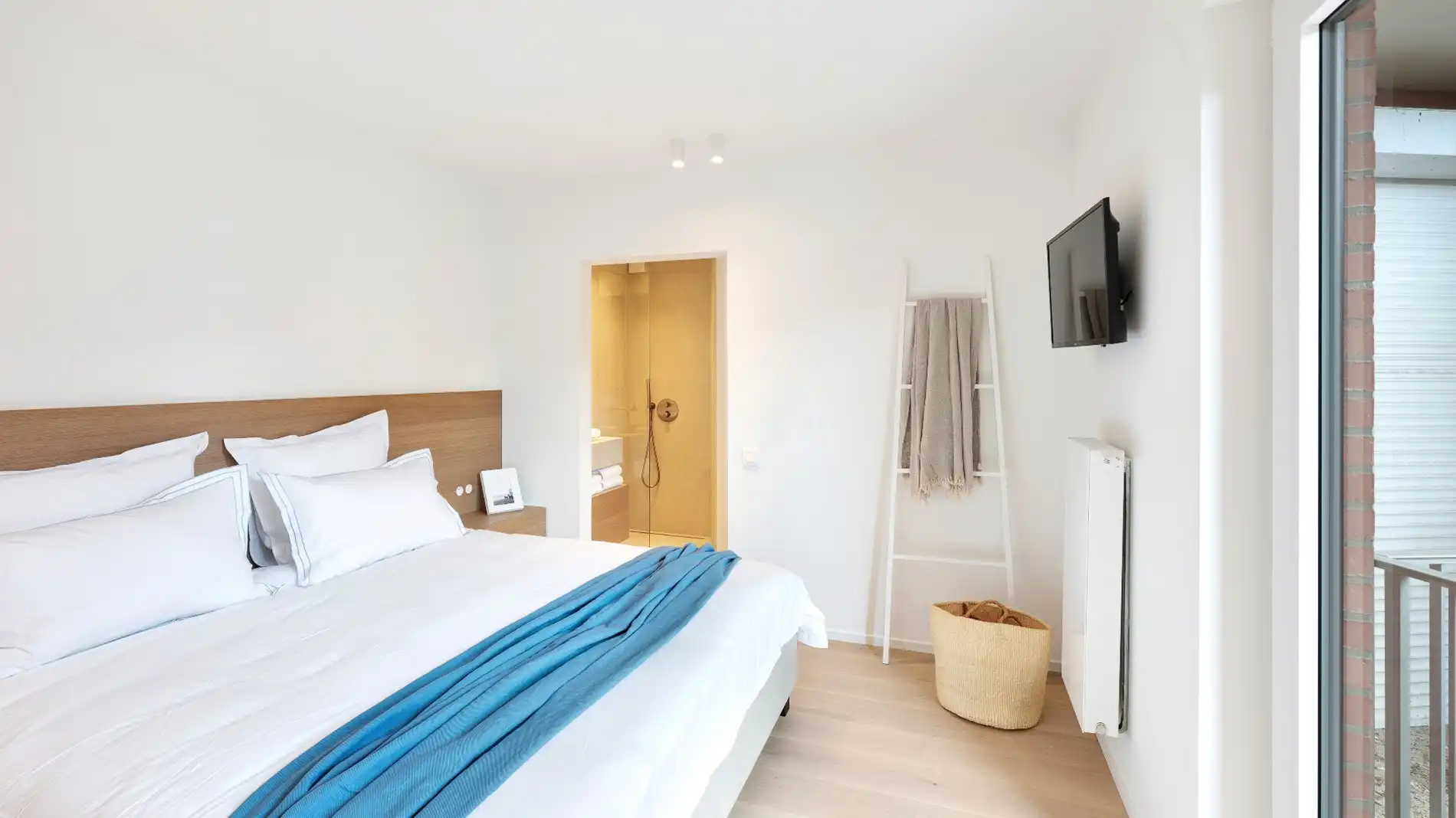 Subliem gerenoveerd appartement in centrum Knokke foto 17