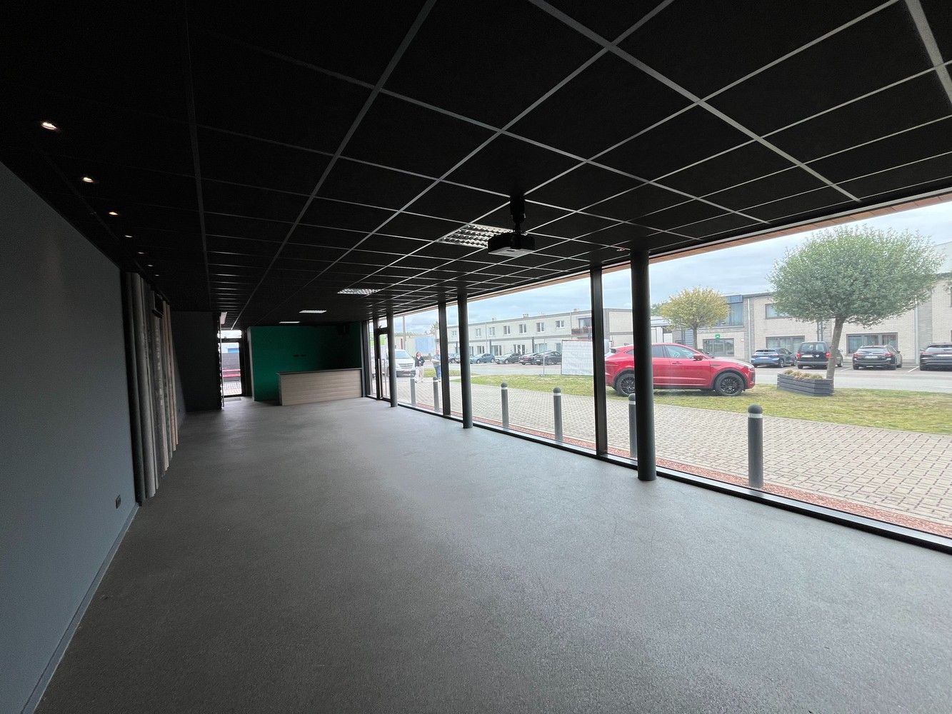 217m² kantoren + 696m² bedrijfshal foto 6