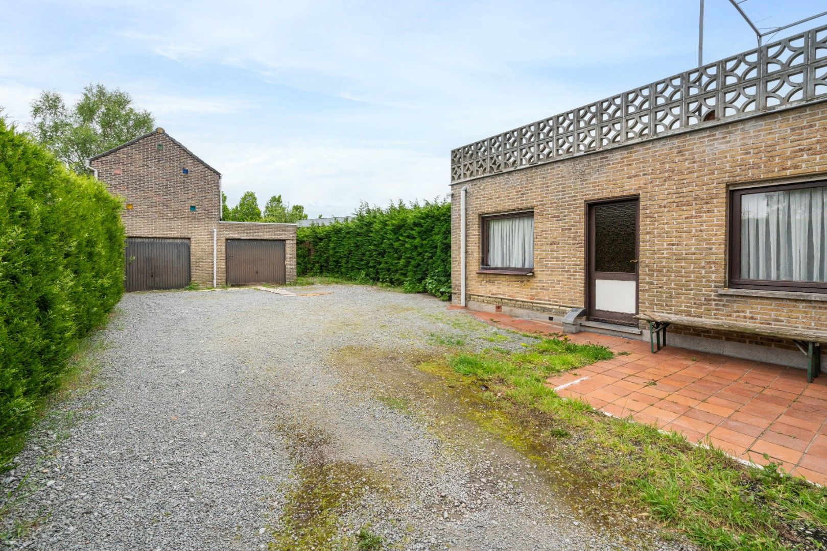 Te renoveren appartement met 2 slaapkamers en zolder te koop in Lovendegem foto 10