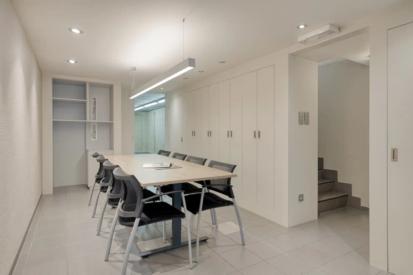 Instapklaar handelspand met ruime kelder en voldoende parking in het centrum van Geel ! foto 17