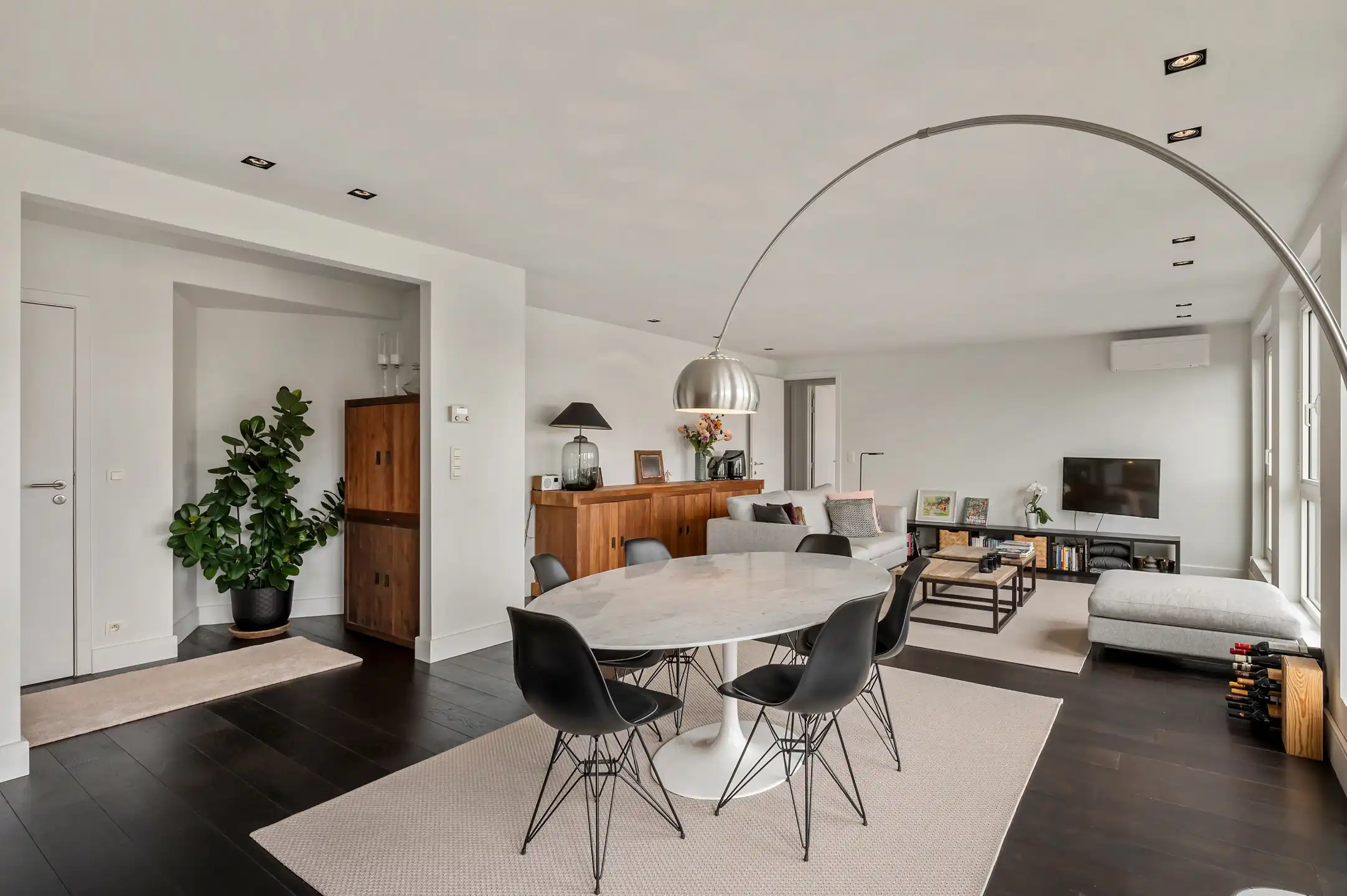 Instapklaar 2-slaapkamerappartement met panoramisch uitzicht en zuidwestgericht terras foto 9