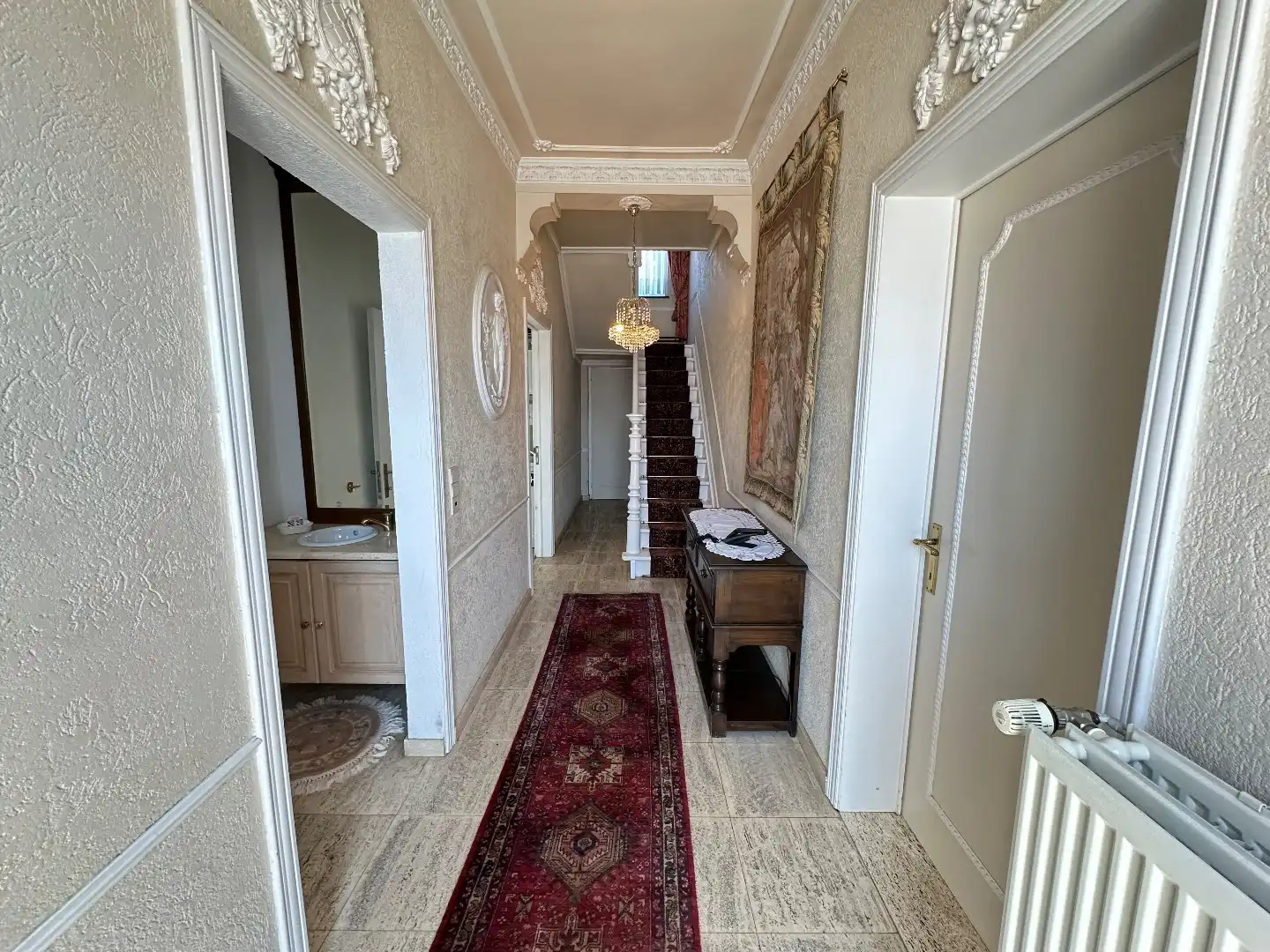 Woning met 4 slaapkamers, tuin en bewoonbare oppervlakte van 308 vierkante meter foto 2