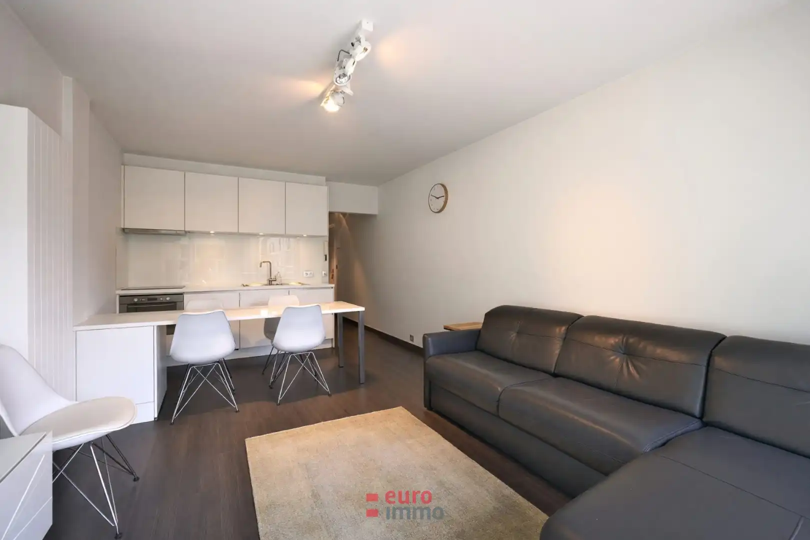 Super gelegen appartement met 1 slaapkamer! foto 6