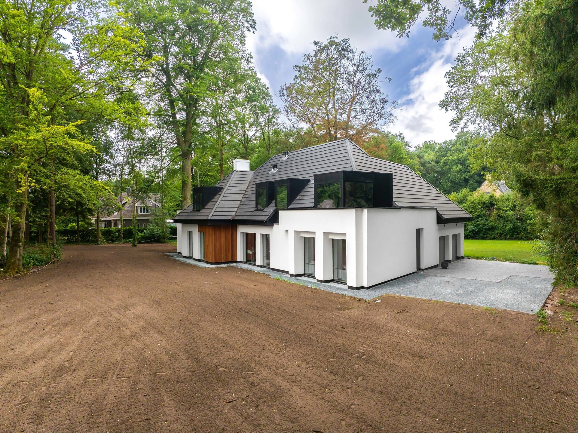 Luxe volledig gerenoveerde villa op een prachtig hoekperceel foto 43