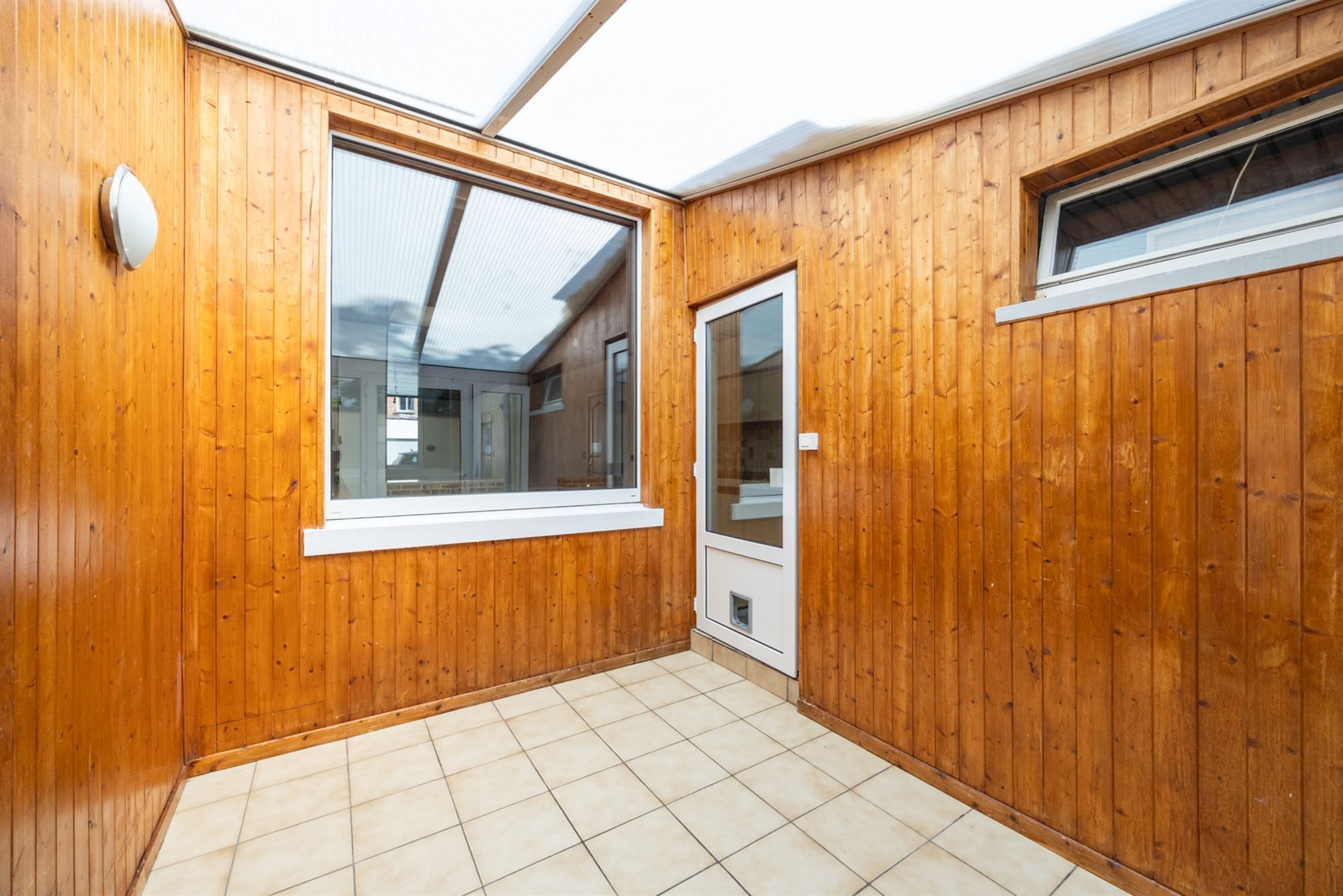 Ruime gezinswoning met vier slaapkamers en tuin foto 10