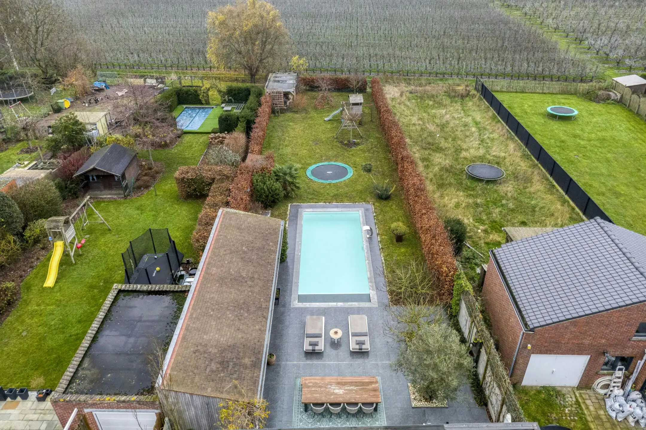 Gerenoveerd vrijstaand huis met zwembad, poolhouse en tuin foto 25