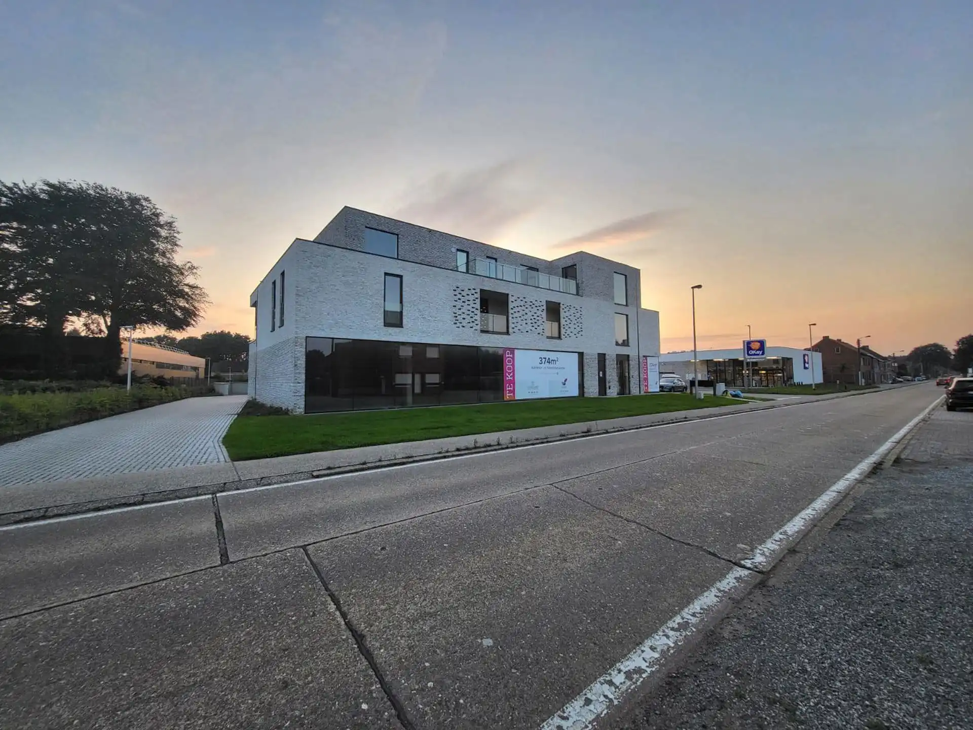 Kantoor - handelsgelijkvloers (374m²) in het centrum van Ham foto 4