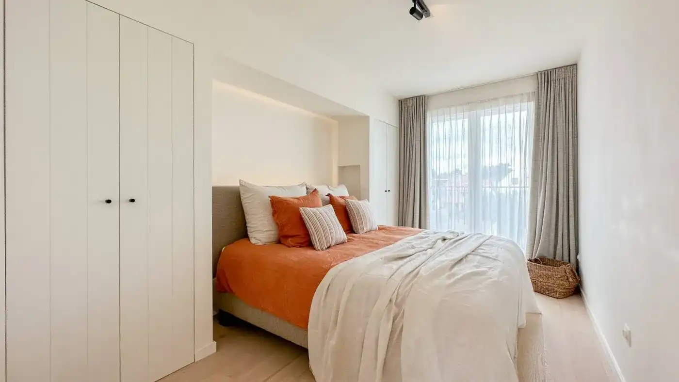 Ruim en lichtrijk appartement met 3 slaapkamers, vlakbij de Groentenmarkt foto 9