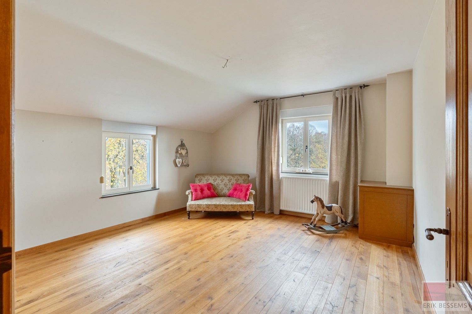 Landhuis met vrij uitzicht,  5 slaapkamers, 2 badkamers, woonkamer, eetkamer/keuken. Woonopp. 277m2 gebruiksopp. 441m2, Perceelopp. 4170m2 foto 24