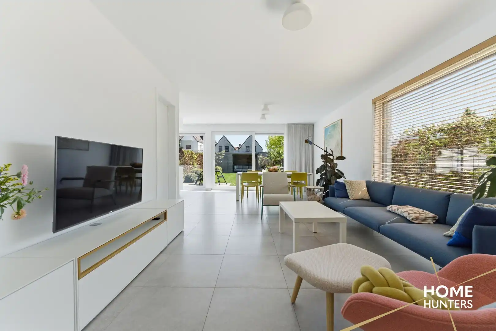 Exclusieve, energiezuinige Halfopen bebouwing (2017) met 4 slaapkamers, zonnige tuin en hoogwaardige afwerking te Ieper foto 2