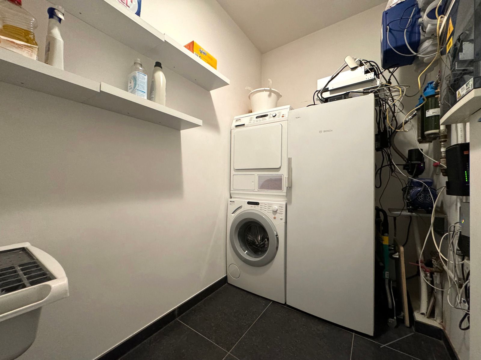 Te huur: gelijkvloers appartement in het centrum van Lennik foto 15