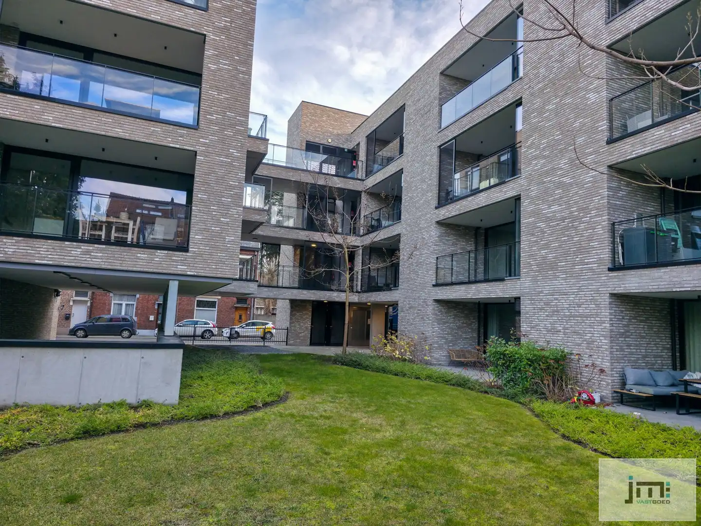 Uniek appartement met kelderberging en autostaanplaats foto 15