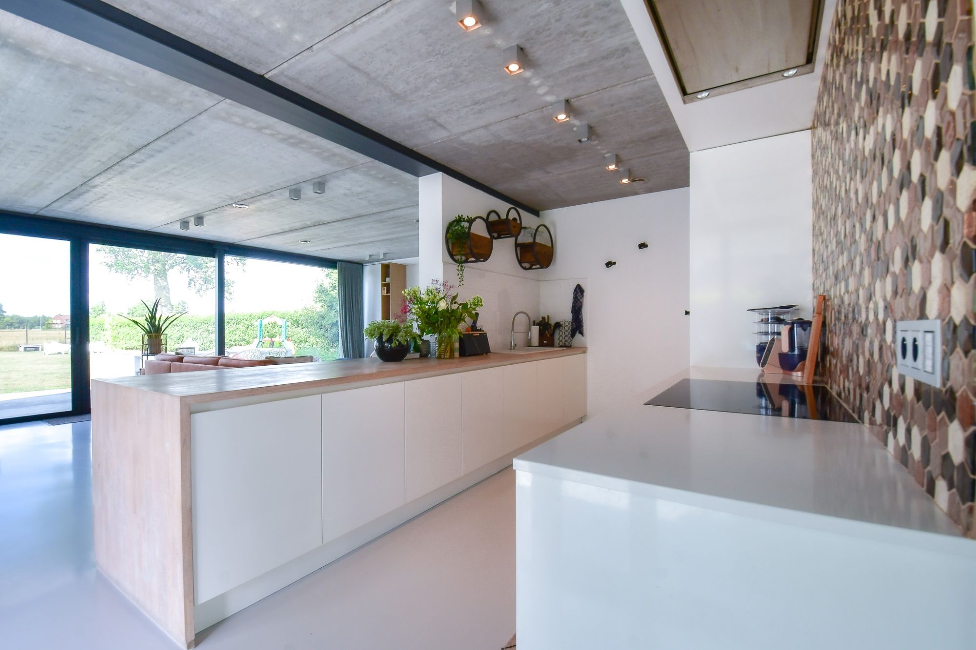 BEZOEKMOMENT ZATERDAG 09/08 VAN 9U TOT 10U30 | Rustig & landelijk gelegen architecturale villa op 1.166m² foto 12