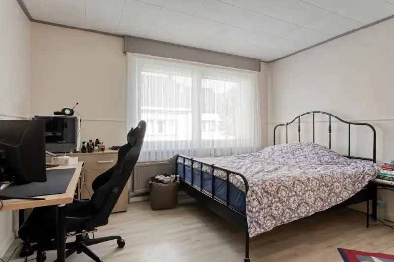 instapklare woning met tuin in een rustige straat te Gent foto 7