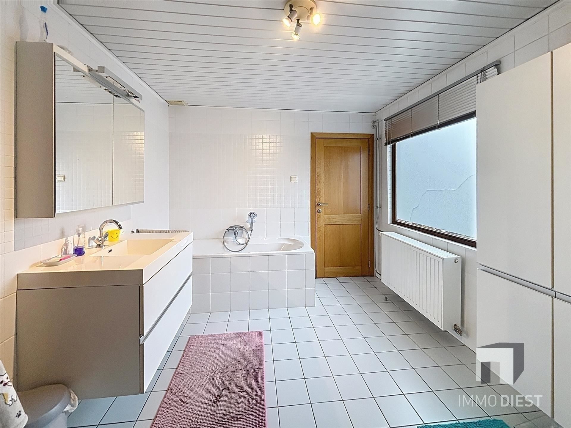 Charmante woning op 15,85are op uitstekende locatie foto 27