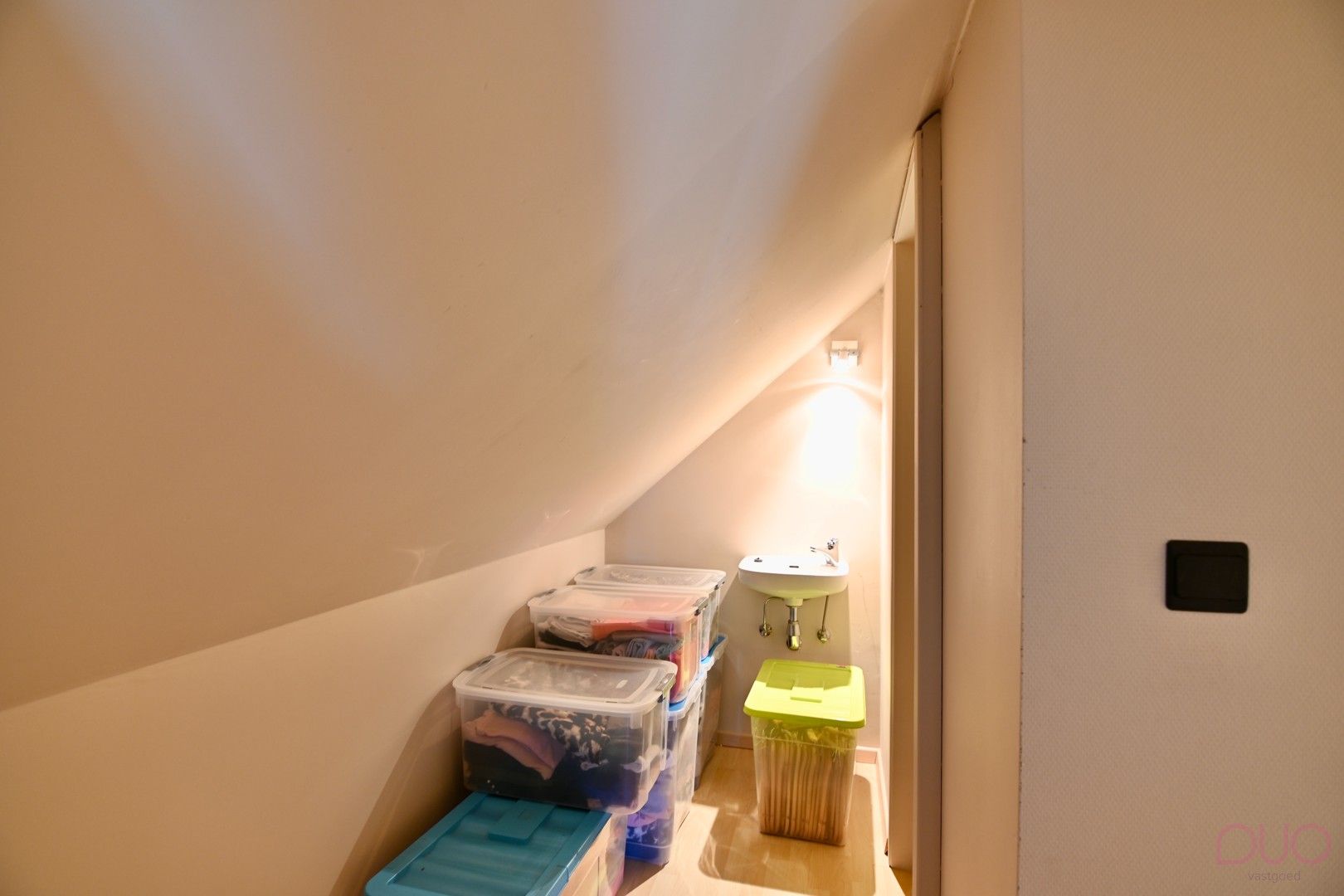 Rustig gelegen, instapklare halfopen bebouwing met 4 slaapkamers, vlakbij het centrum foto 22