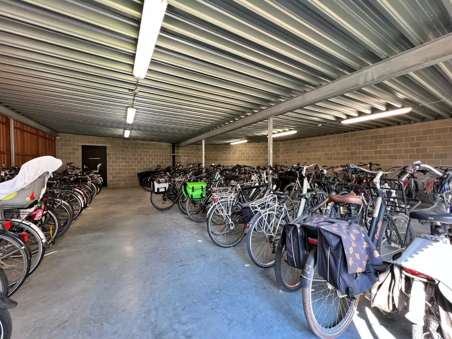 Instapklaar appartement met 2 slaapkamers en ondergrondse parkeerplaats te huur in centrum van Aalter foto 16