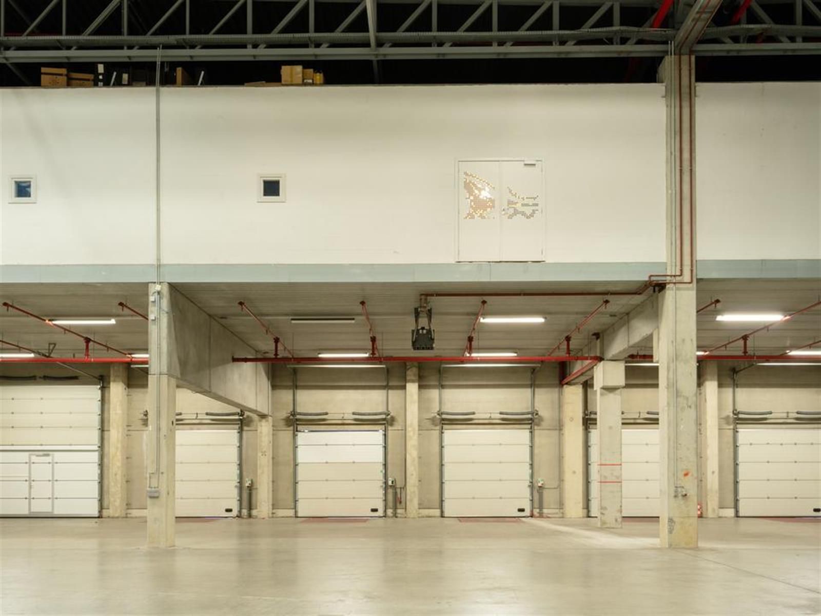 Gunstig gelegen logistieke site te huur  foto 8