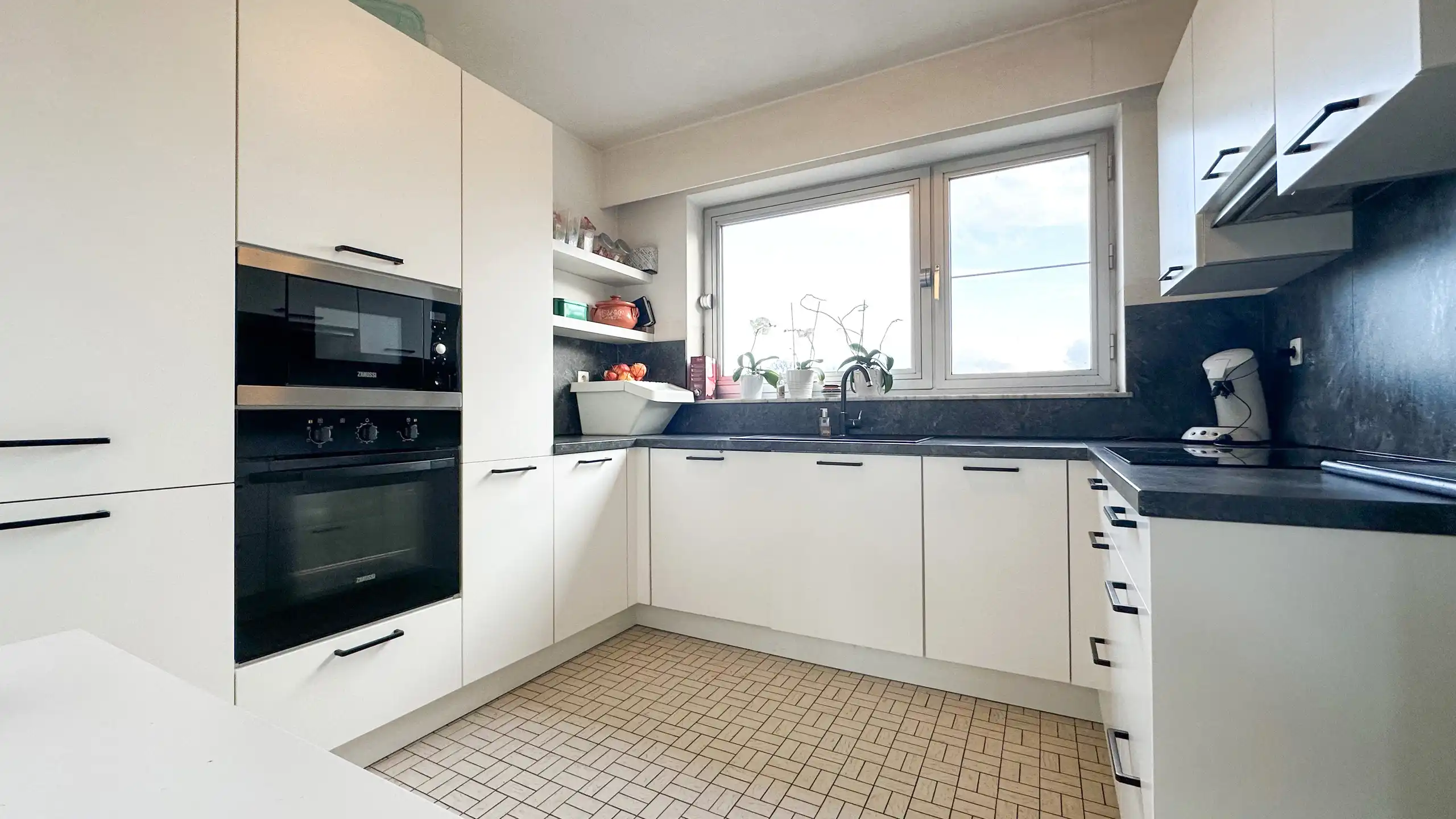 Appartement met 2 slpk en terras met mooi uitzicht! foto {{pictureIndex}}