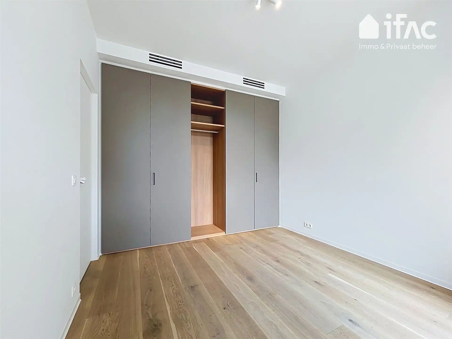 Luxeappartement met 2 terrassen en zicht op vijver foto 18