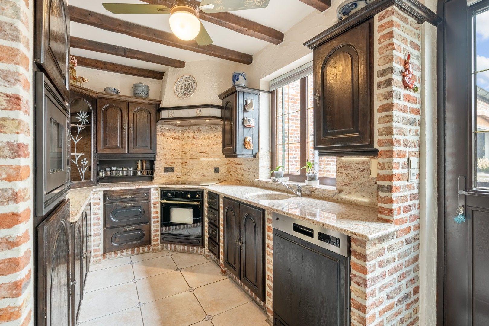 Karaktervolle bungalow met 2 slaapkamers in een rustige straat te Bunsbeek foto 12