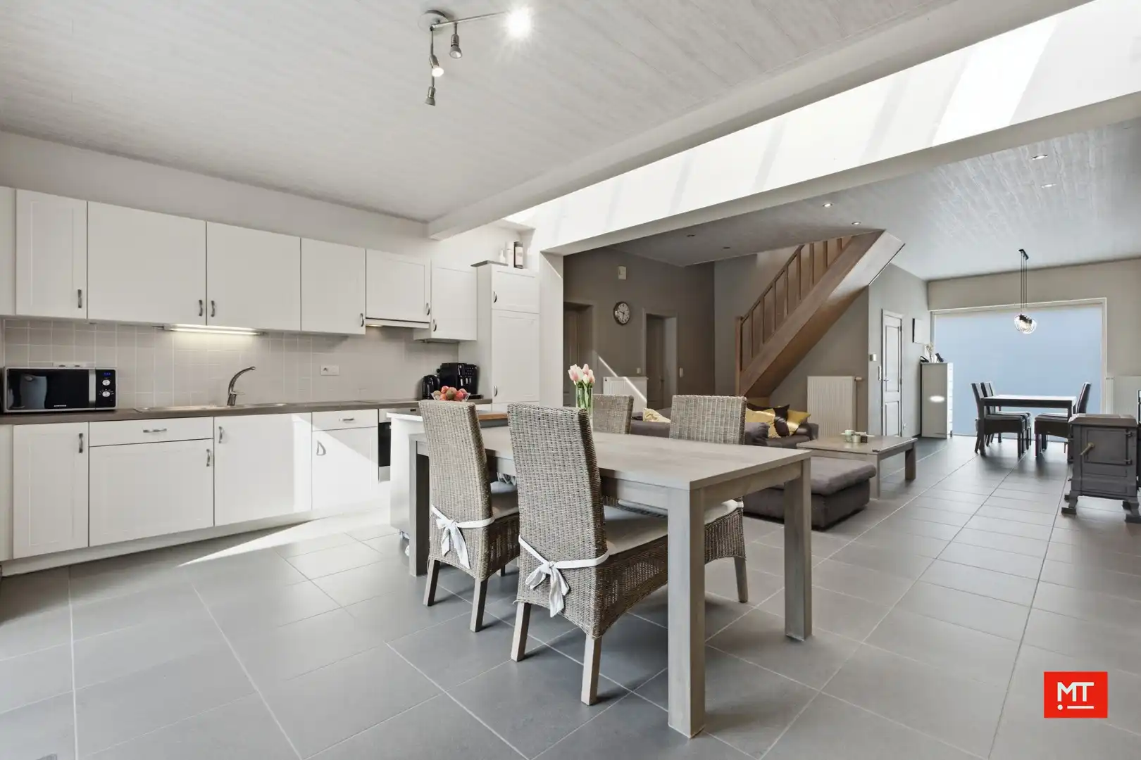 Instapklare woning met 3 slaapkamers, tuin en garage in het centrum van Passendale foto 8