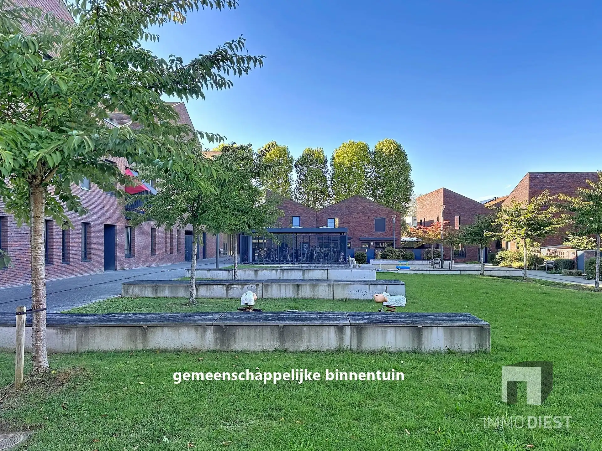 Energiezuinig appartement met twee slaapkamers en ondergrondse autostaanplaats net buiten de stadskern van Diest. foto 24