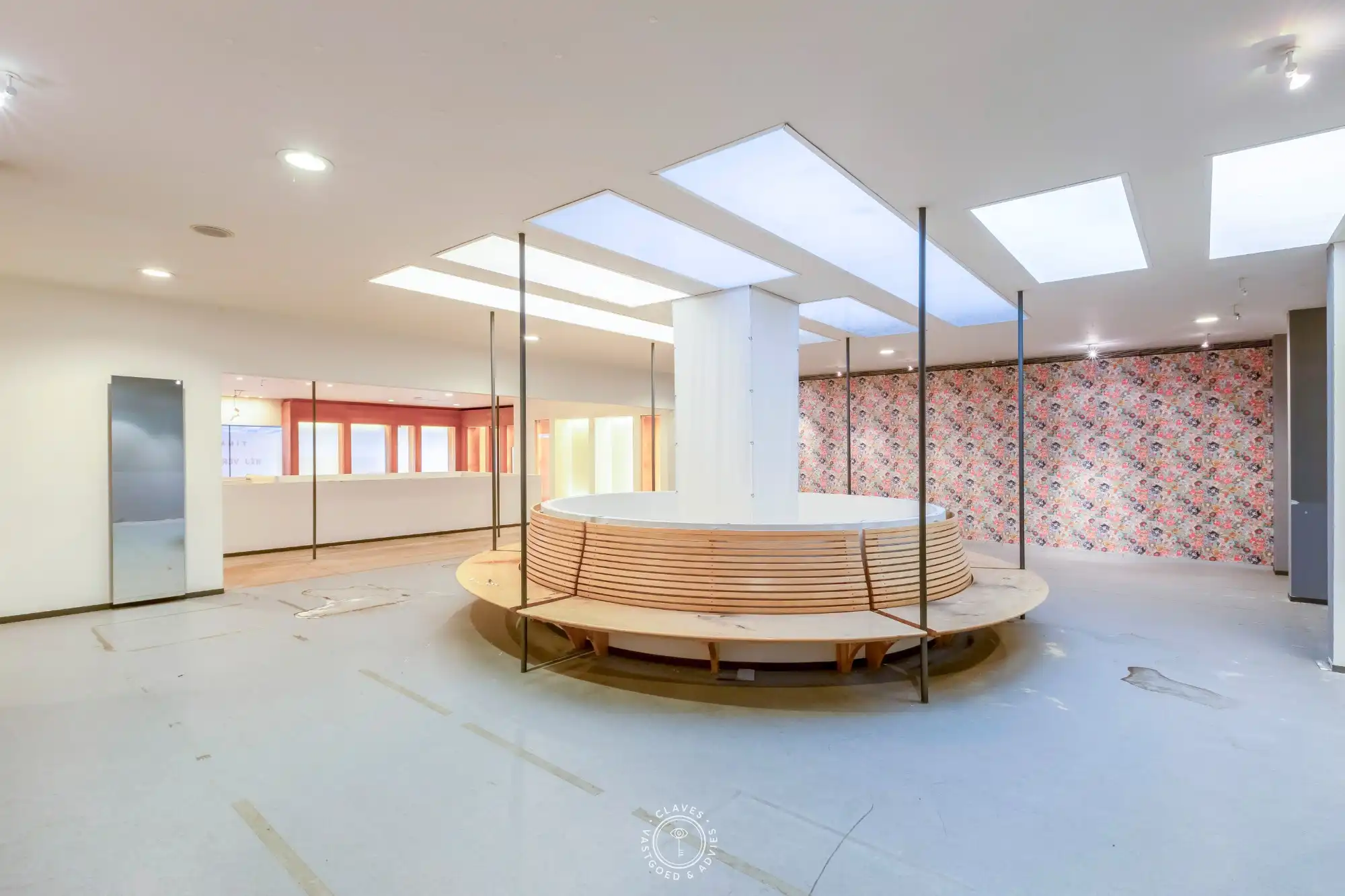 Bijzonder handelspand met een uitzonderlijk opwaarts potentieel en ontsluiting achteraan het perceel. foto 13