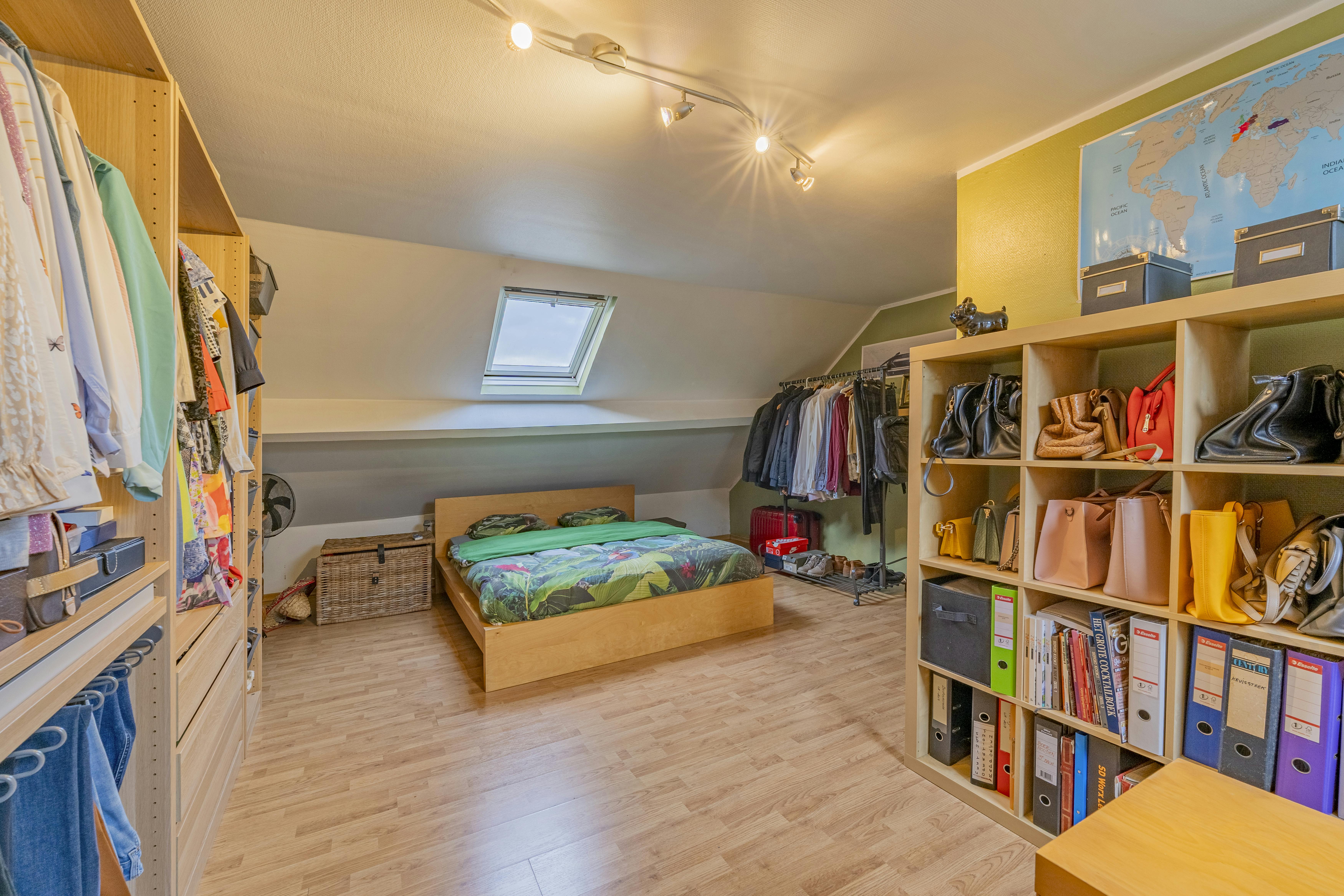 Instapklaar huis met 4 slaapkamers te koop in Boom foto 10