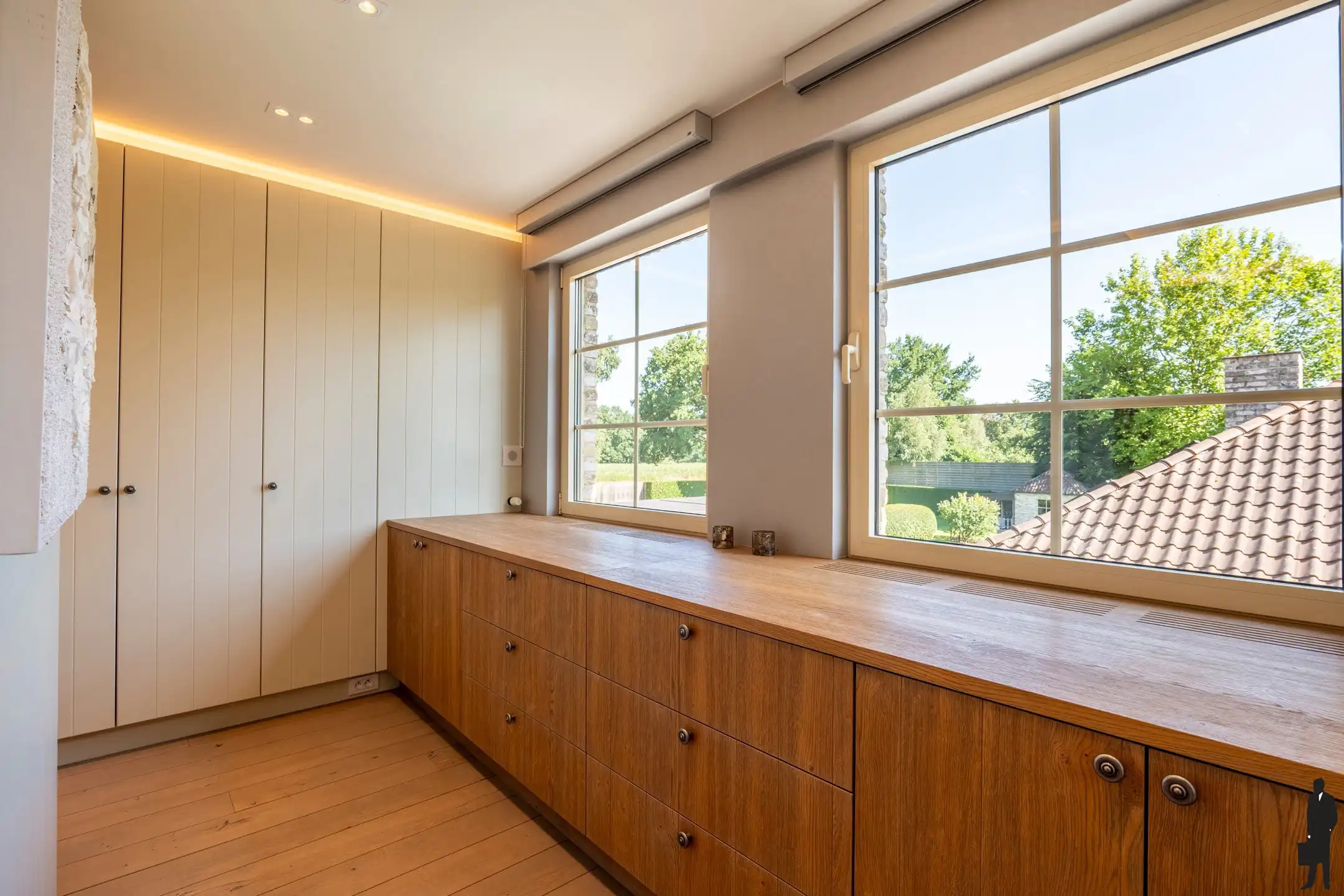 Unieke, recente villa te midden groen op grond van 2.135m² foto 23