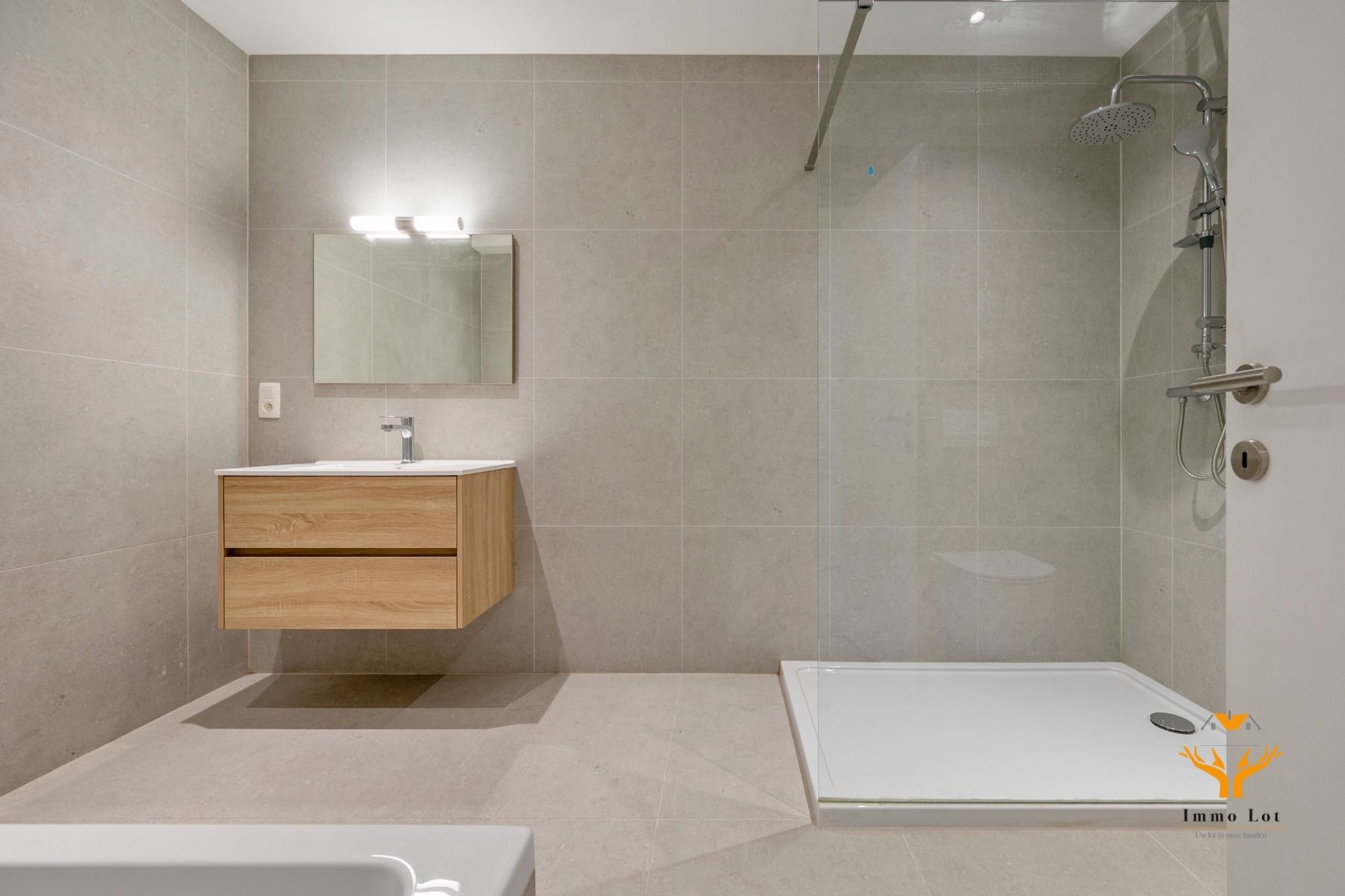 Instapklare woning met 4 slaapkamers en tuin  foto 7