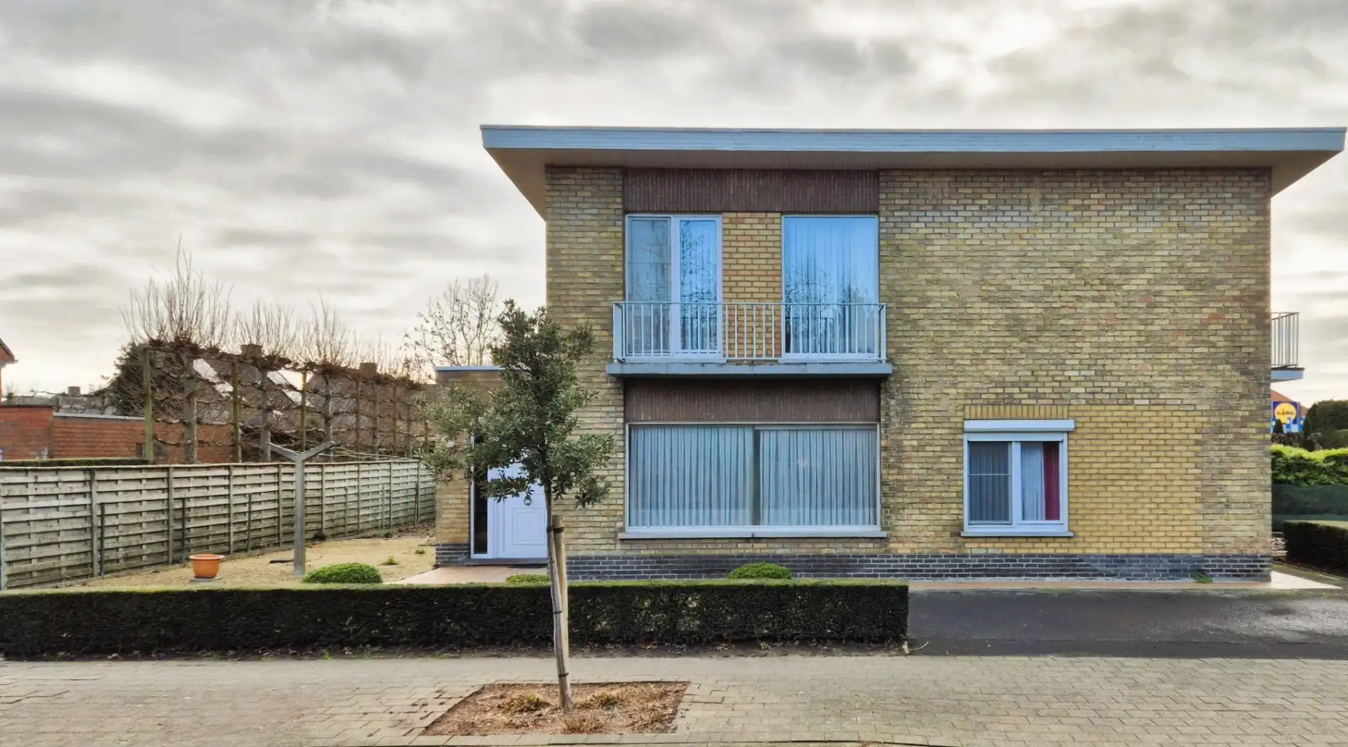 Woning en/of handel op zeer zichtbare hoek foto 19